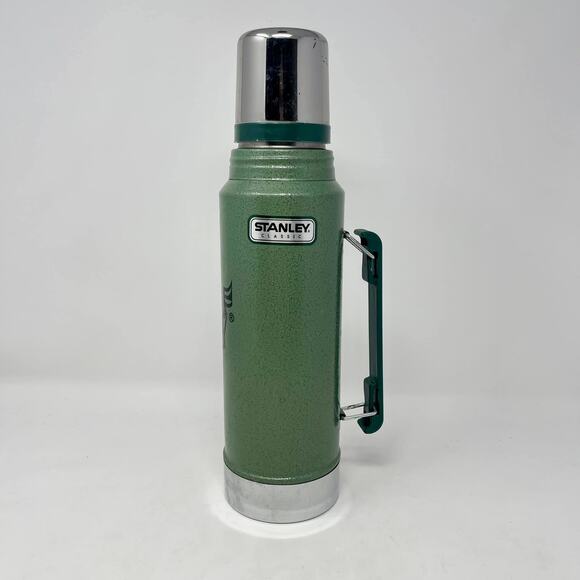 Stanley Classic Green Vacuum Bottle Thermos w/Cup A-944DH 1 Quart Bull Design - Picture 1 of 9